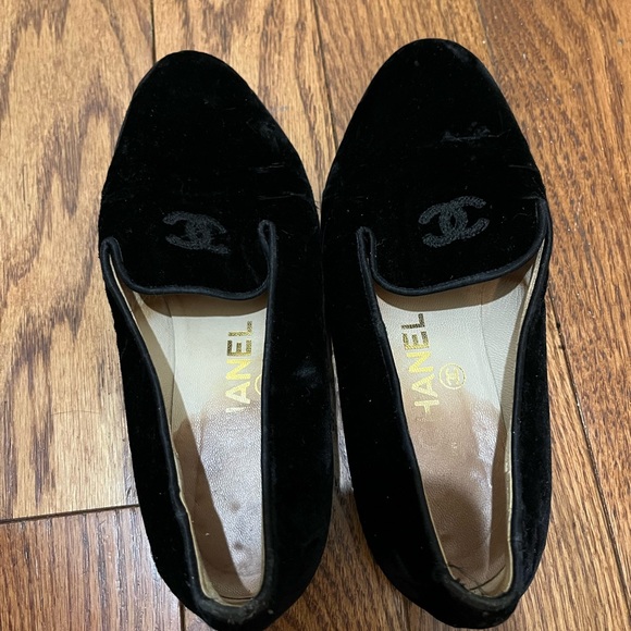 RARE Black Chanel Velvet Loafers 35.5 - Picture 2 of 6